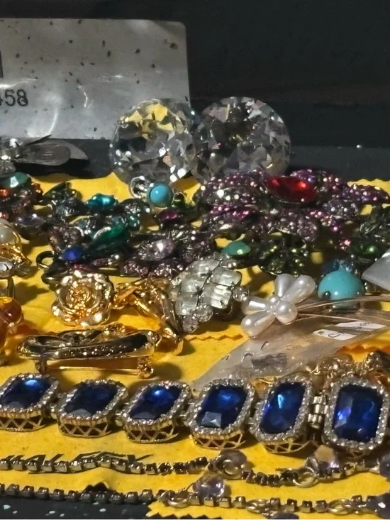 Women’s Multicolor vintage jewelry lot - Picture 5 of 12